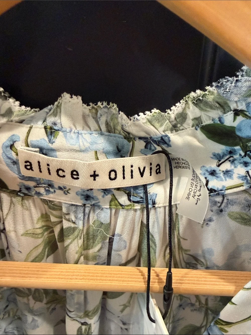 NWT Alice + Olivia Fresh Air Corona Blue Floral Pleated Long-Sleeve Blouse - Picture 3 of 6